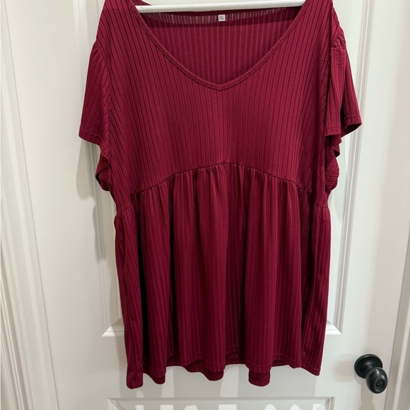 Elegant Burgundy Women's Top - Picture 1 of 2